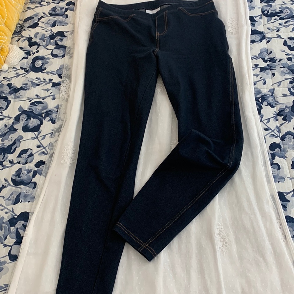 Leggings that look like jeans!  Size M.